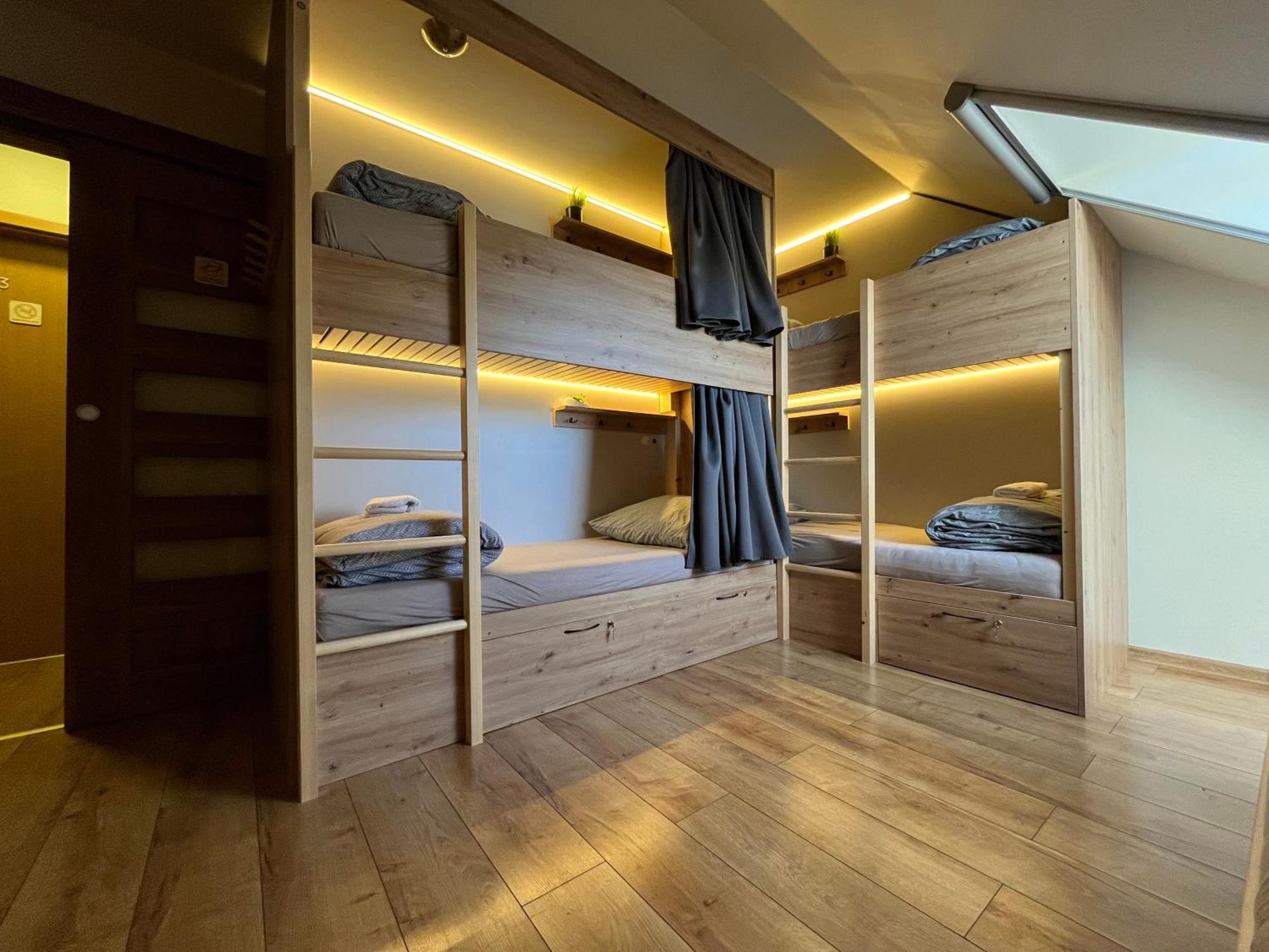 Štrbské Pleso Sherpa'S Hostel High Tatras מראה חיצוני תמונה