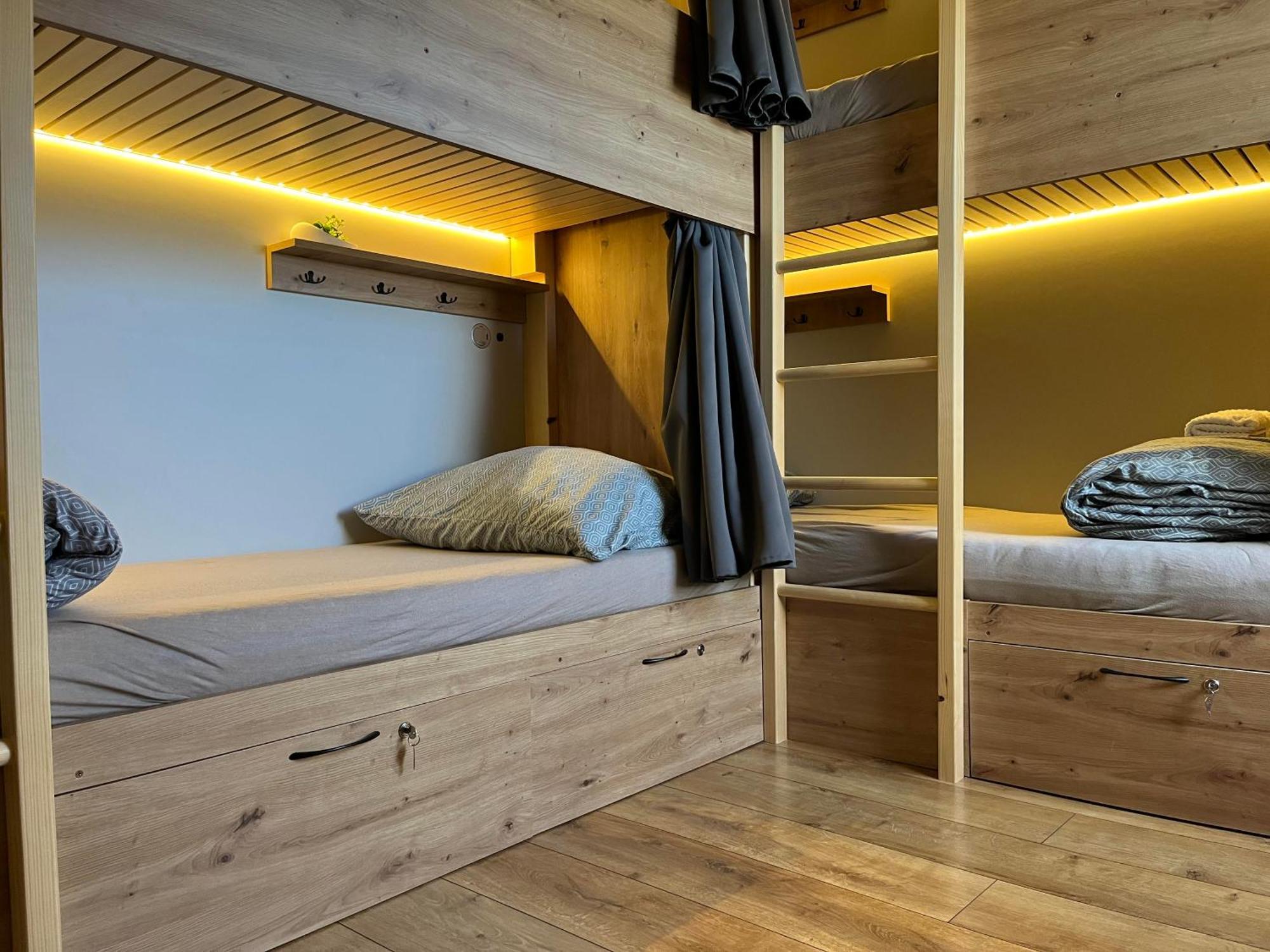 Štrbské Pleso Sherpa'S Hostel High Tatras מראה חיצוני תמונה